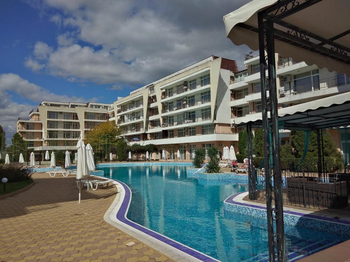 Apartment Daisy Grand Kamelia 阳光海滩 外观 照片