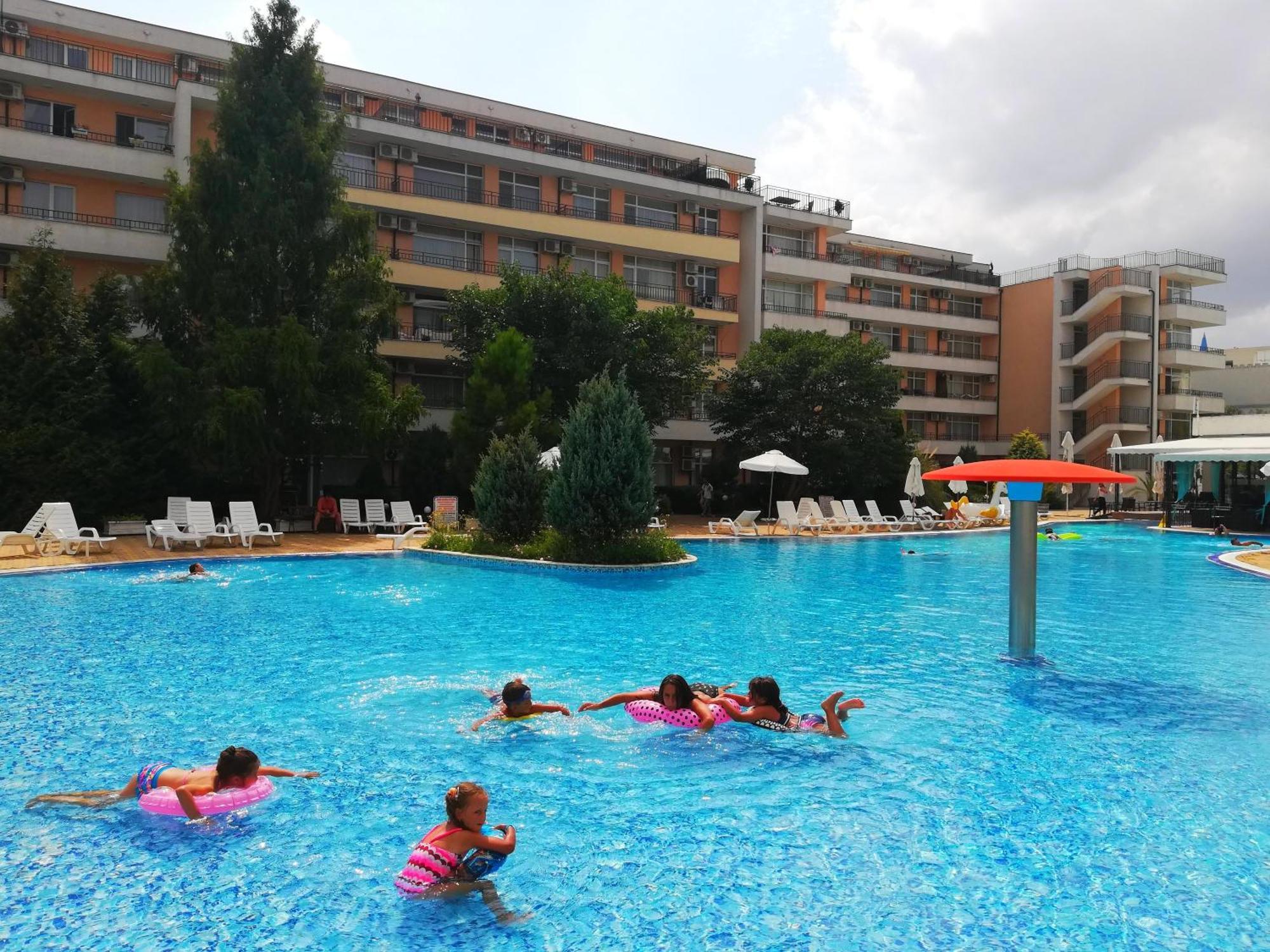 Apartment Daisy Grand Kamelia 阳光海滩 外观 照片
